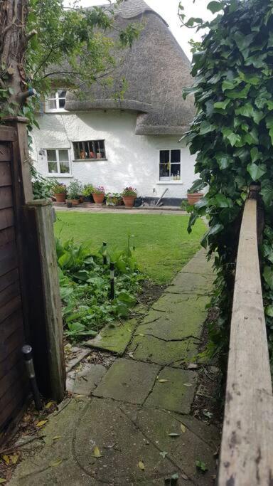 Entire Thatched Cottage Мельбурн Экстерьер фото