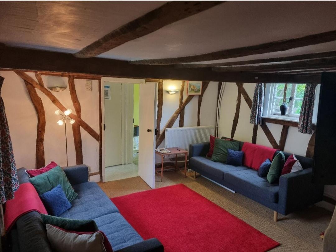 Entire Thatched Cottage Мельбурн Номер фото